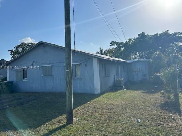 1207 NE 1st Ave, Homestead FL 33030