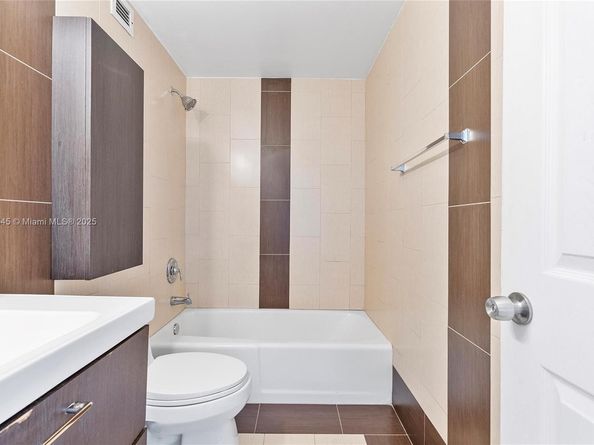 400 Kings Point Dr 1425, Sunny Isles Beach FL 33160