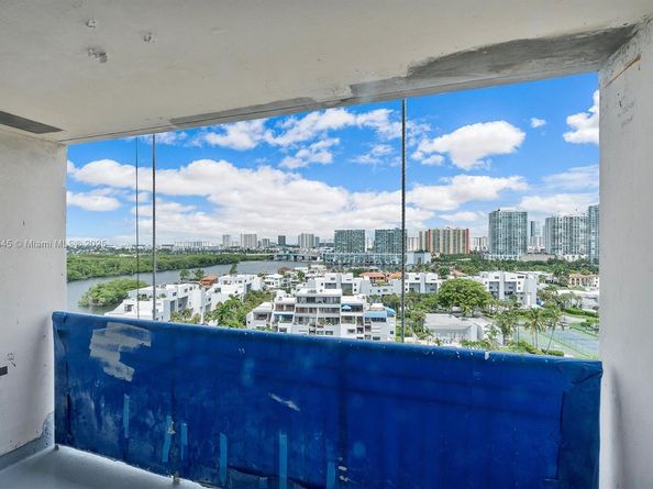 400 Kings Point Dr 1425, Sunny Isles Beach FL 33160