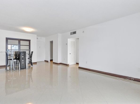 400 Kings Point Dr 1425, Sunny Isles Beach FL 33160