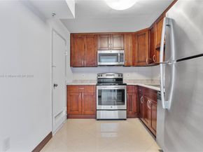 400 Kings Point Dr 1425, Sunny Isles Beach FL 33160