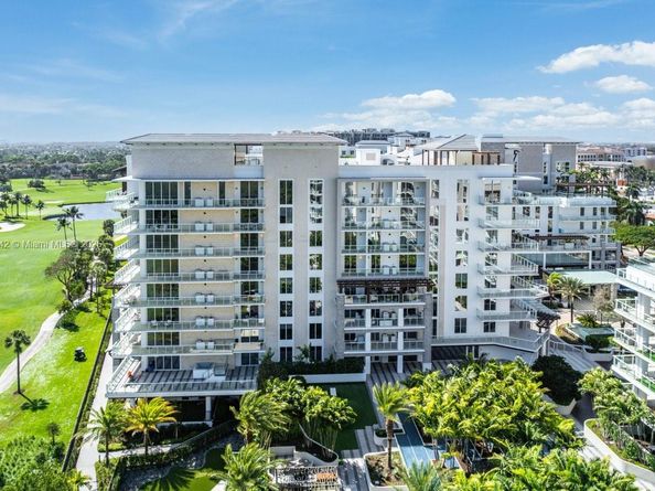 210 SE Mizner Blvd 403, Boca Raton FL 33432