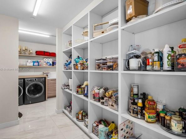 210 SE Mizner Blvd 403, Boca Raton FL 33432