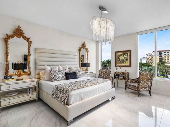 210 SE Mizner Blvd 403, Boca Raton FL 33432