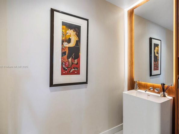 210 SE Mizner Blvd 403, Boca Raton FL 33432