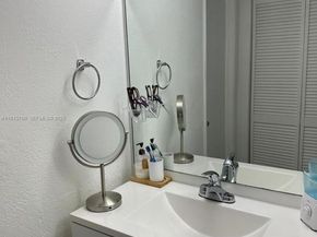 18890 NW 57th Ave 210, Hialeah FL 33015