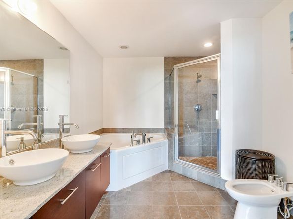 3029 NE 188th St 818, Aventura FL 33180