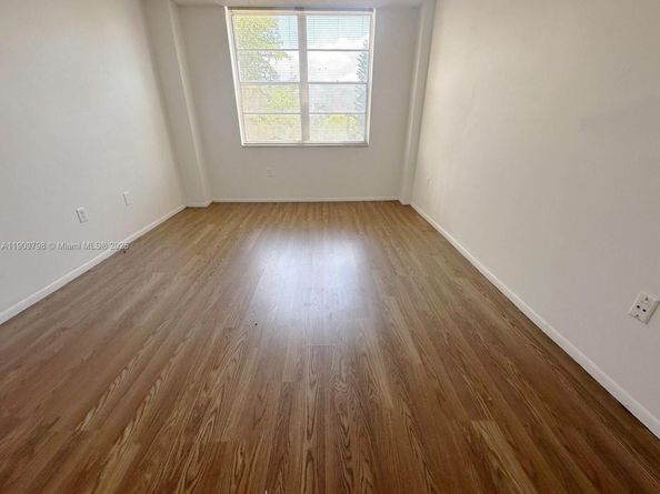 15600 NW 7th Ave 301, Miami FL 33169