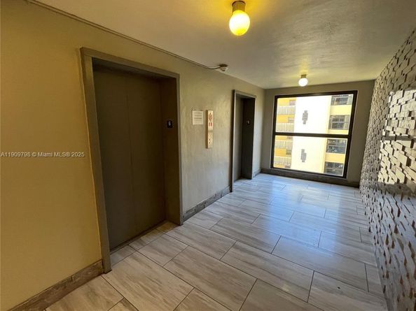 15600 NW 7th Ave 301, Miami FL 33169