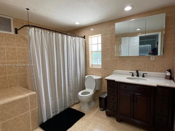 4297 NW 34th Ter, Lauderdale Lakes FL 33309