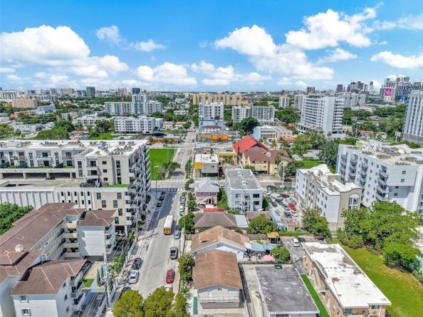 119 SW 7th Ave, Miami FL 33130