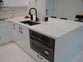 9682 Fontainebleau Blvd 203, Miami FL 33172