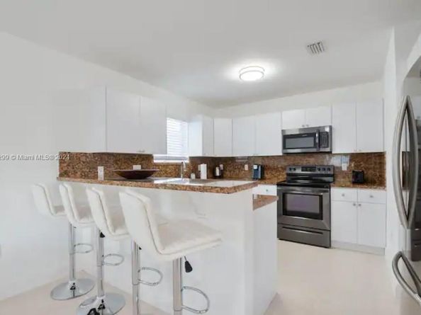 415 NW 52nd St, Miami FL 33127
