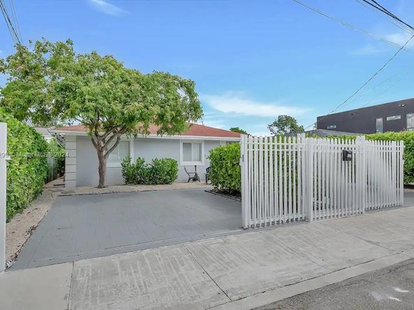 415 NW 52nd St, Miami FL 33127