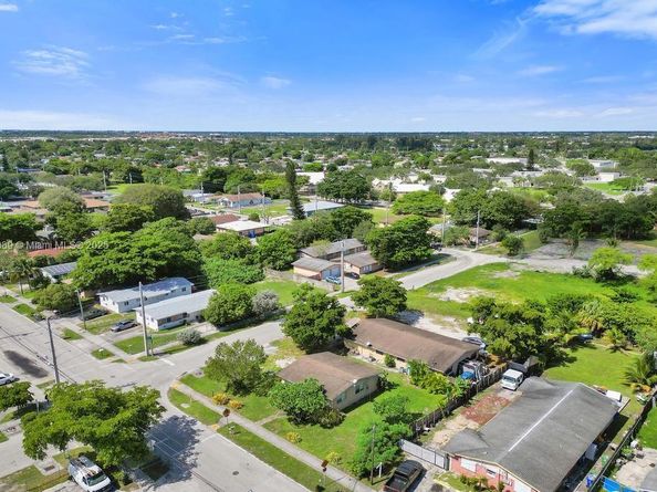 2321 NW 20th St, Fort Lauderdale FL 33311