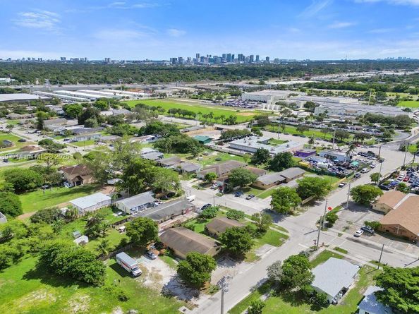 2321 NW 20th St, Fort Lauderdale FL 33311