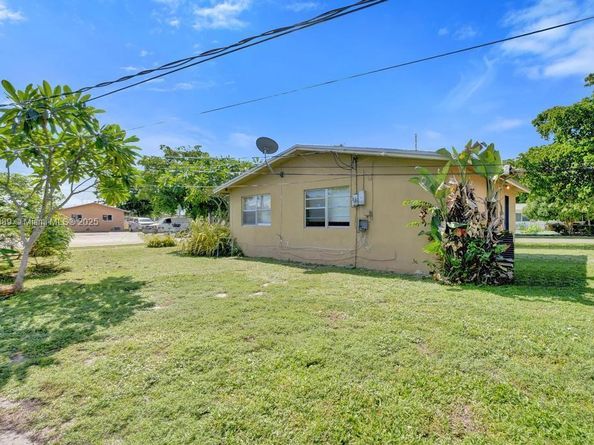 2321 NW 20th St, Fort Lauderdale FL 33311