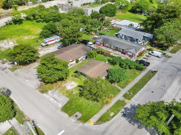 2321 NW 20th St, Fort Lauderdale FL 33311