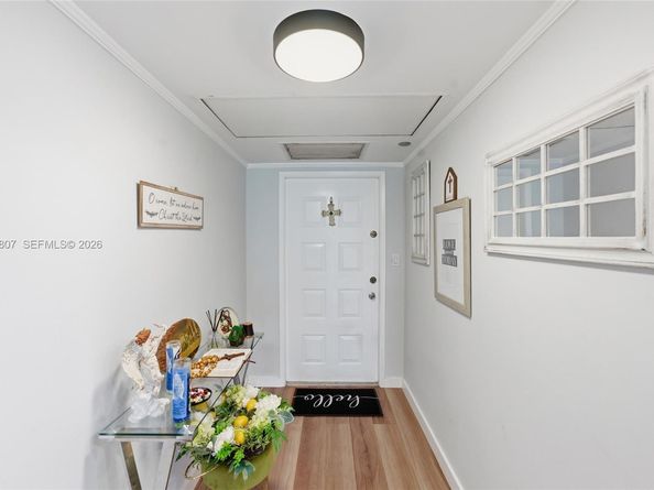 625 Oaks Dr 304, Pompano Beach FL 33069