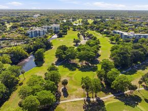 625 Oaks Dr 304, Pompano Beach FL 33069