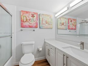 625 Oaks Dr 304, Pompano Beach FL 33069