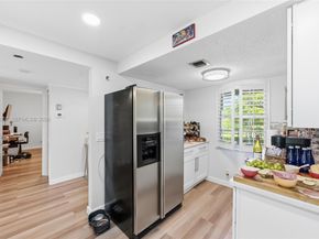 625 Oaks Dr 304, Pompano Beach FL 33069