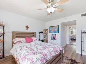 625 Oaks Dr 304, Pompano Beach FL 33069