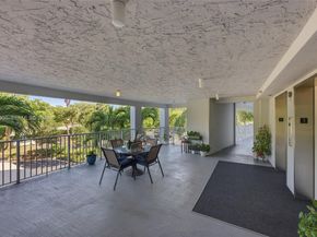 625 Oaks Dr 304, Pompano Beach FL 33069