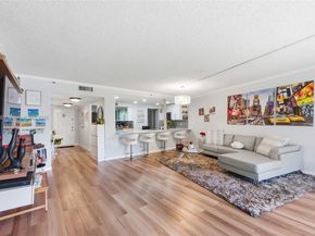 625 Oaks Dr 304, Pompano Beach FL 33069