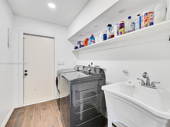 1840 NW 93rd Ter, Coral Springs FL 33071