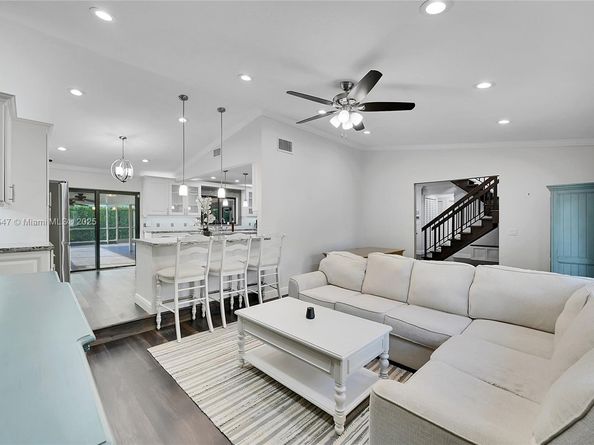 1840 NW 93rd Ter, Coral Springs FL 33071