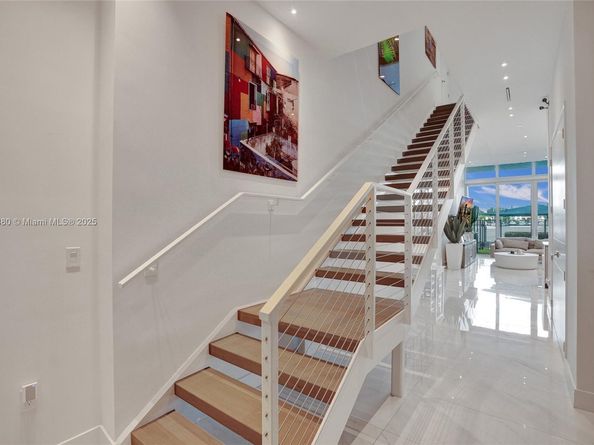3750 Yacht Club Dr TH2, Aventura FL 33180