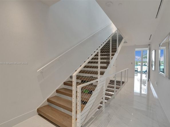 3750 Yacht Club Dr TH2, Aventura FL 33180