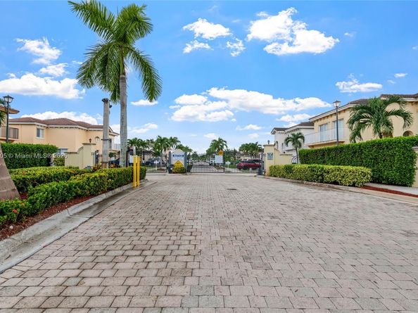4172 NE 16th St, Homestead FL 33033