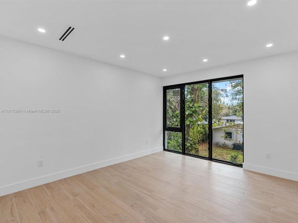 3614 Thomas Ave, Miami FL 33133