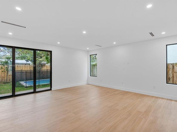 3614 Thomas Ave, Miami FL 33133