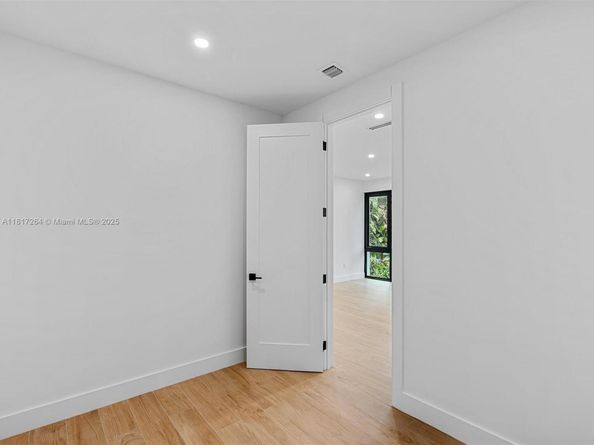 3614 Thomas Ave, Miami FL 33133