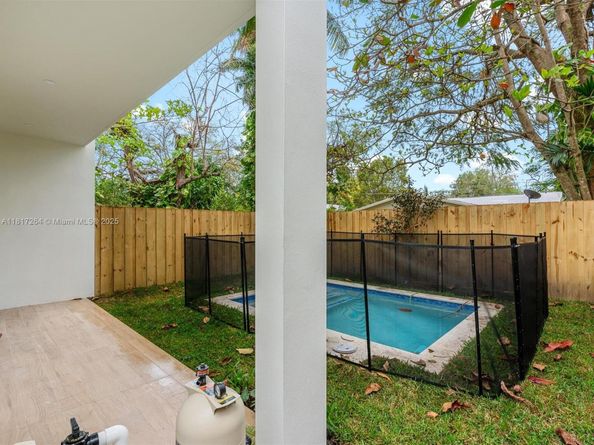 3614 Thomas Ave, Miami FL 33133