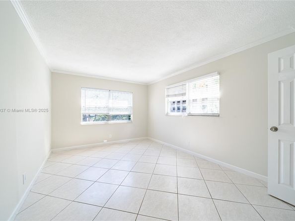 2555 NE 11th St 310, Fort Lauderdale FL 33304
