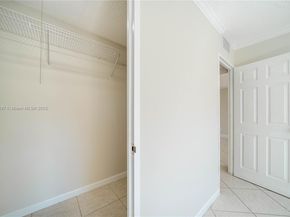 2555 NE 11th St 310, Fort Lauderdale FL 33304