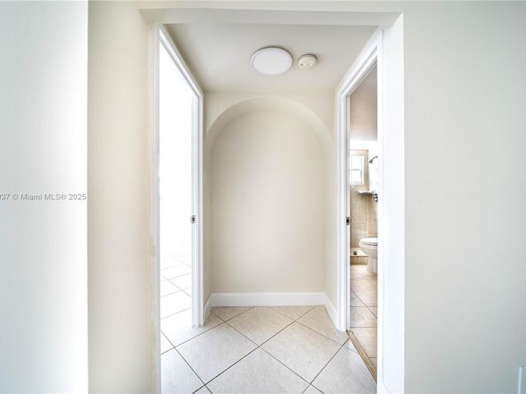2555 NE 11th St 310, Fort Lauderdale FL 33304