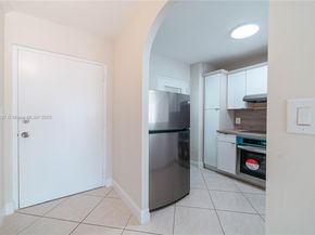 2555 NE 11th St 310, Fort Lauderdale FL 33304