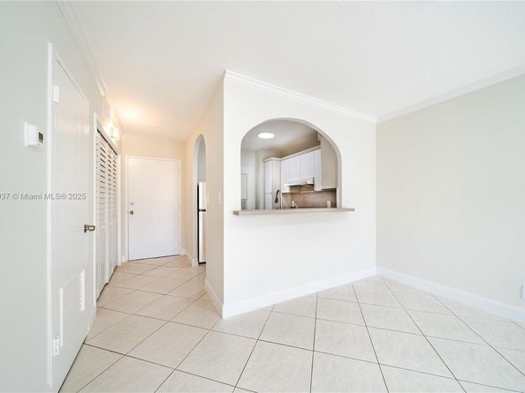 2555 NE 11th St 310, Fort Lauderdale FL 33304