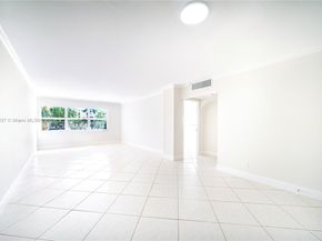 2555 NE 11th St 310, Fort Lauderdale FL 33304