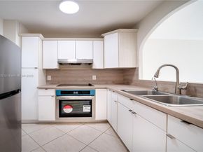 2555 NE 11th St 310, Fort Lauderdale FL 33304
