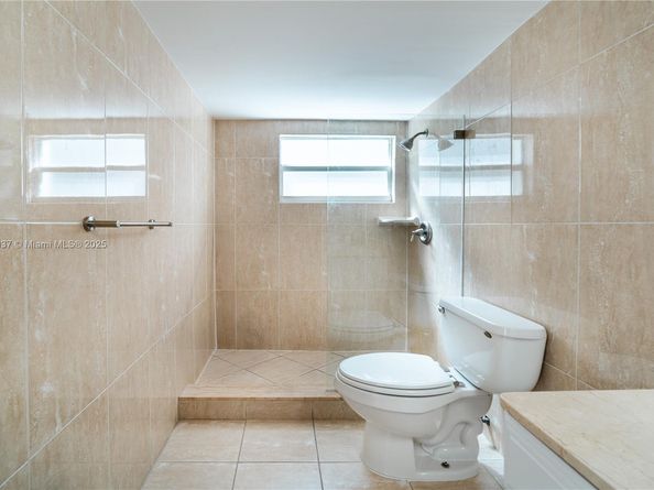 2555 NE 11th St 310, Fort Lauderdale FL 33304