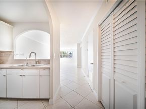 2555 NE 11th St 310, Fort Lauderdale FL 33304