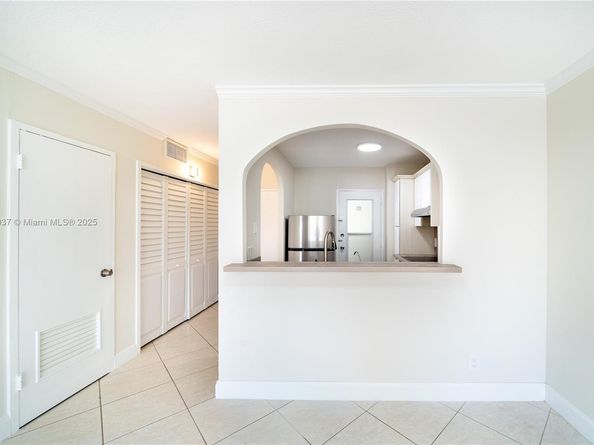 2555 NE 11th St 310, Fort Lauderdale FL 33304