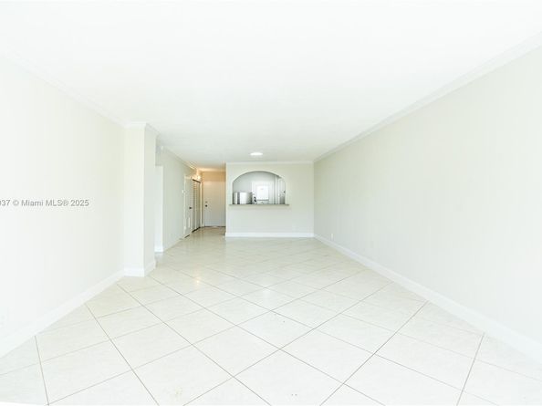 2555 NE 11th St 310, Fort Lauderdale FL 33304