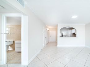 2555 NE 11th St 310, Fort Lauderdale FL 33304